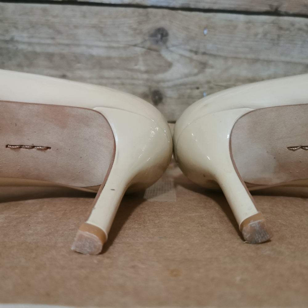 Vince Camuto Patent Beige Sariah Heels size 6.5 - Picture 6 of 14